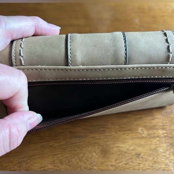 b.ø.c Cøncept Large tri-fold wallet GUC - Picture 7 of 11